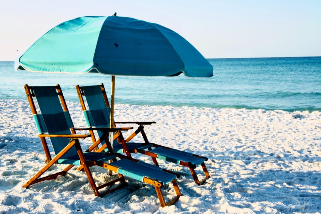 cheap flights to Florida; Northwest Florida Regional Airport; cheap domestic flights; best beach in the US