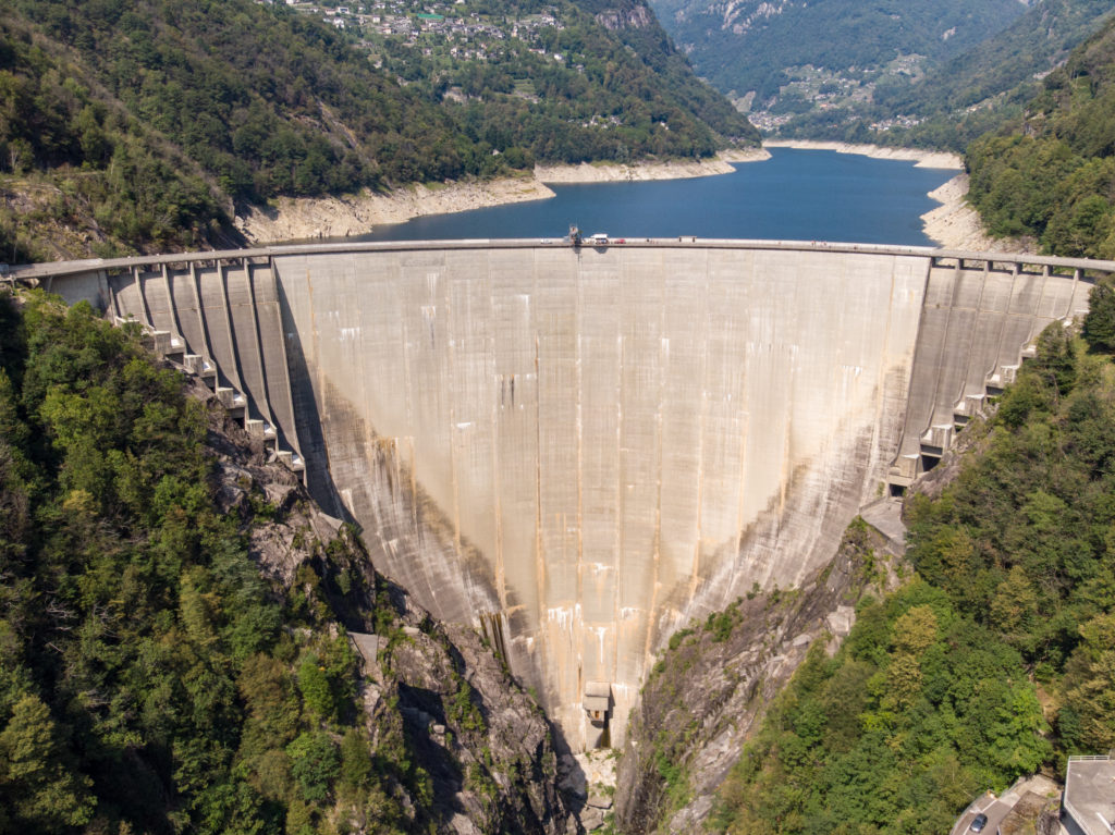 Jump from the Contra Verzasca Dam for the thrill of a lifetime